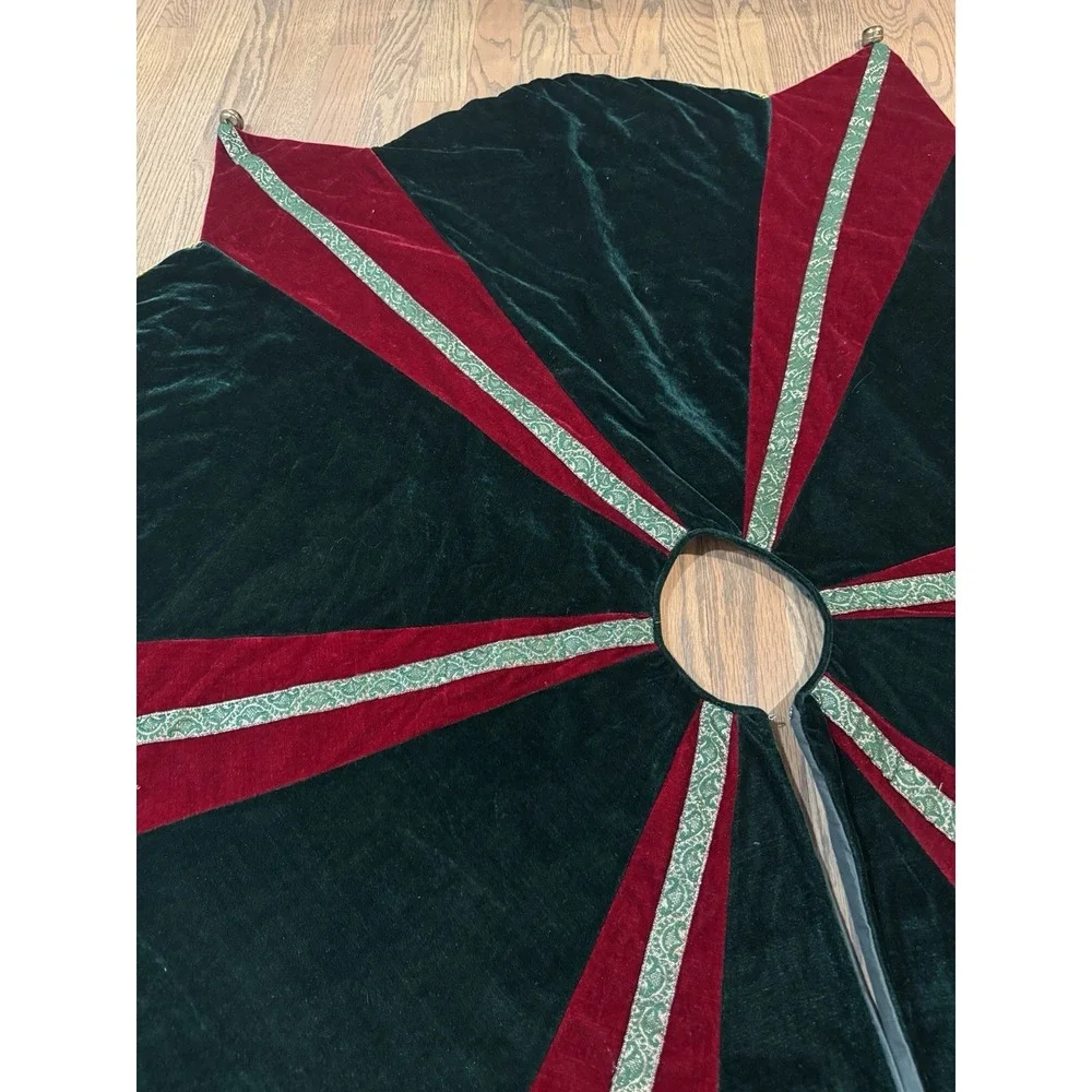 TREE SKIRT CHRISTMAS VINTAGE Paisley‎ Stripe RED GREEN VELVET With Bells Star